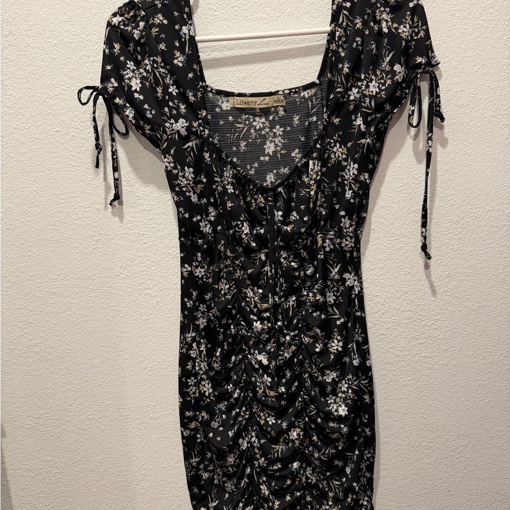 Liberty Love Black Floral Ruched Midi Dress